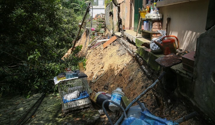 Landslide At Bukit Antarabangsa Residents Forced To Evacuate Trp